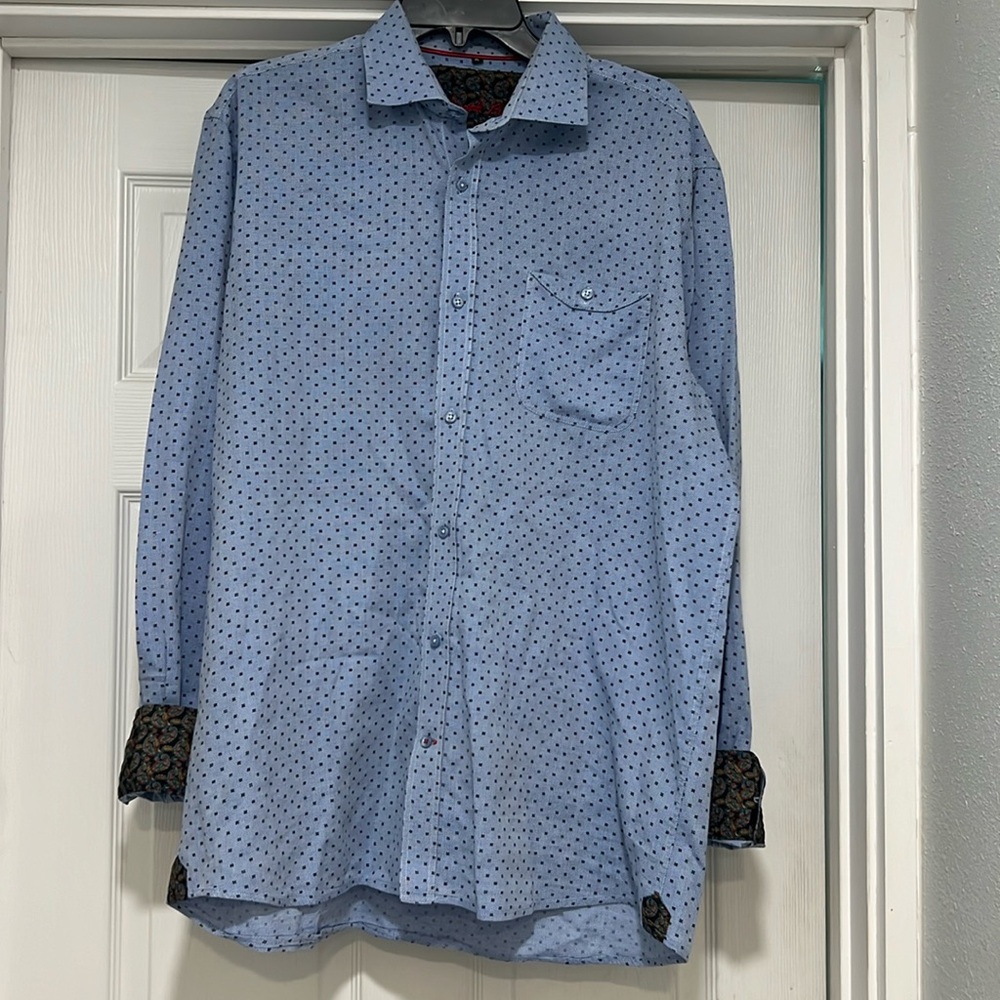 Visconti Black Men’s button down blue dress shirt, size Extra Large.
